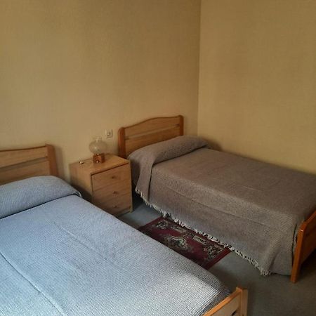 Habitaciones Pension El Parque Sabinanigo Bagian luar foto