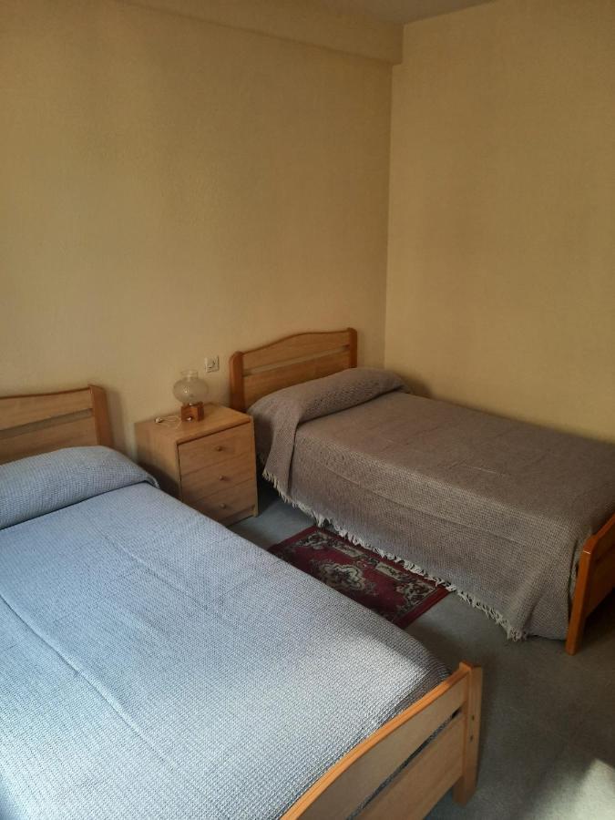 Habitaciones Pension El Parque Sabinanigo Bagian luar foto
